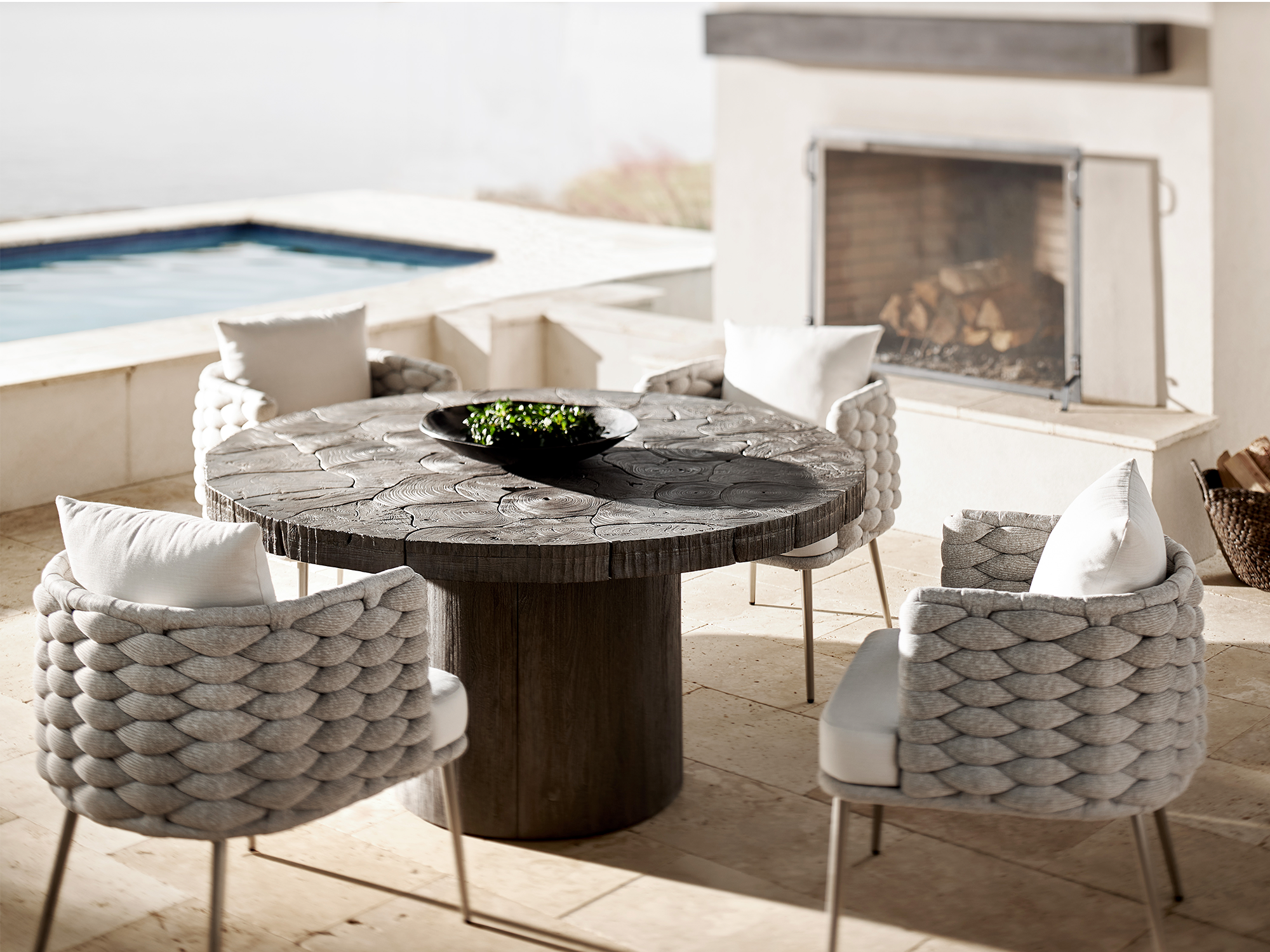 Outdoor Dining Tables