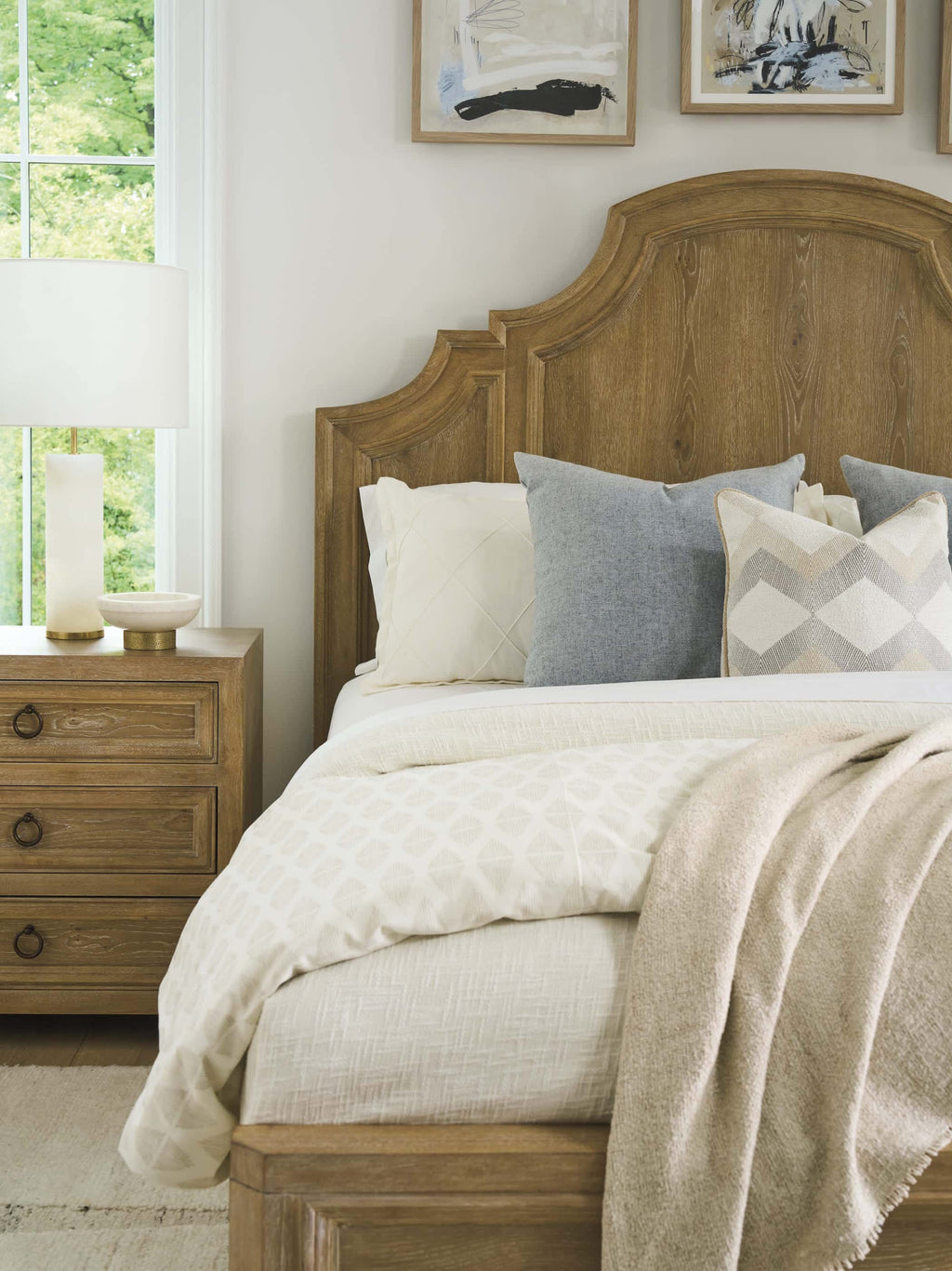Valley Club Panel Bed