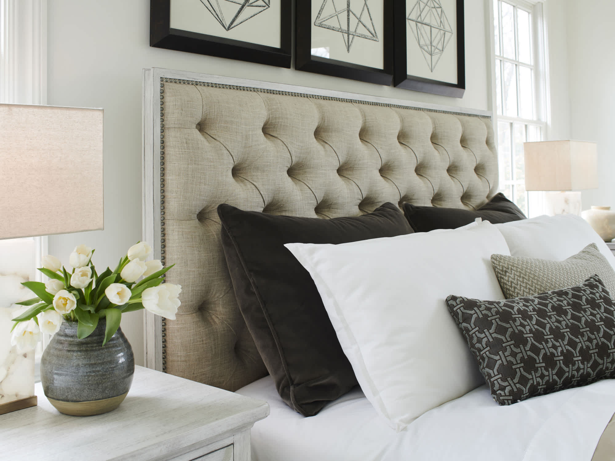 Sag Harbor Tufted Upholstered Bed
